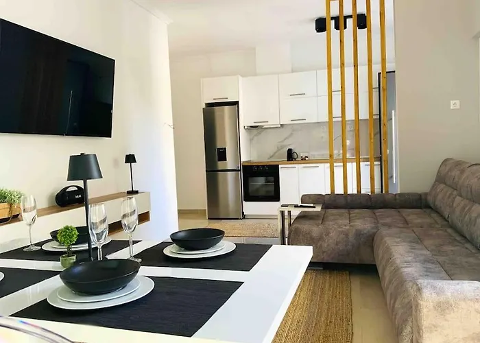 2 Bedroom Family Apartment With Free Parking