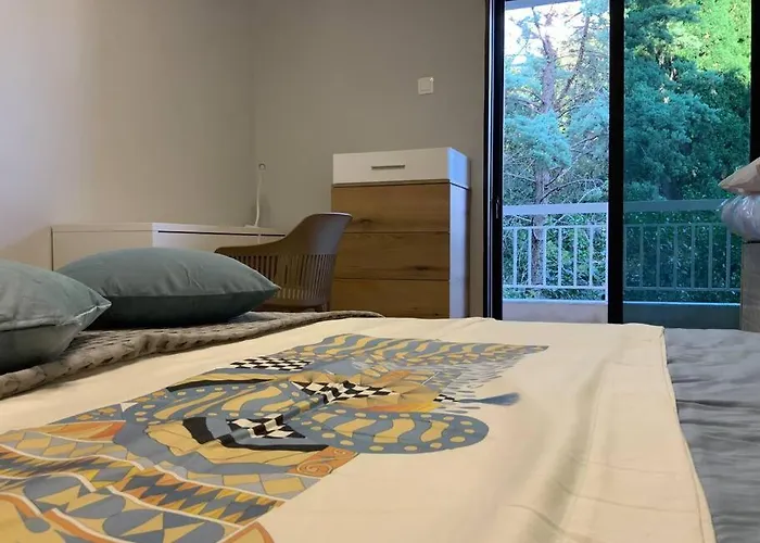 2 Bedroom Family Apartment With Free Parking